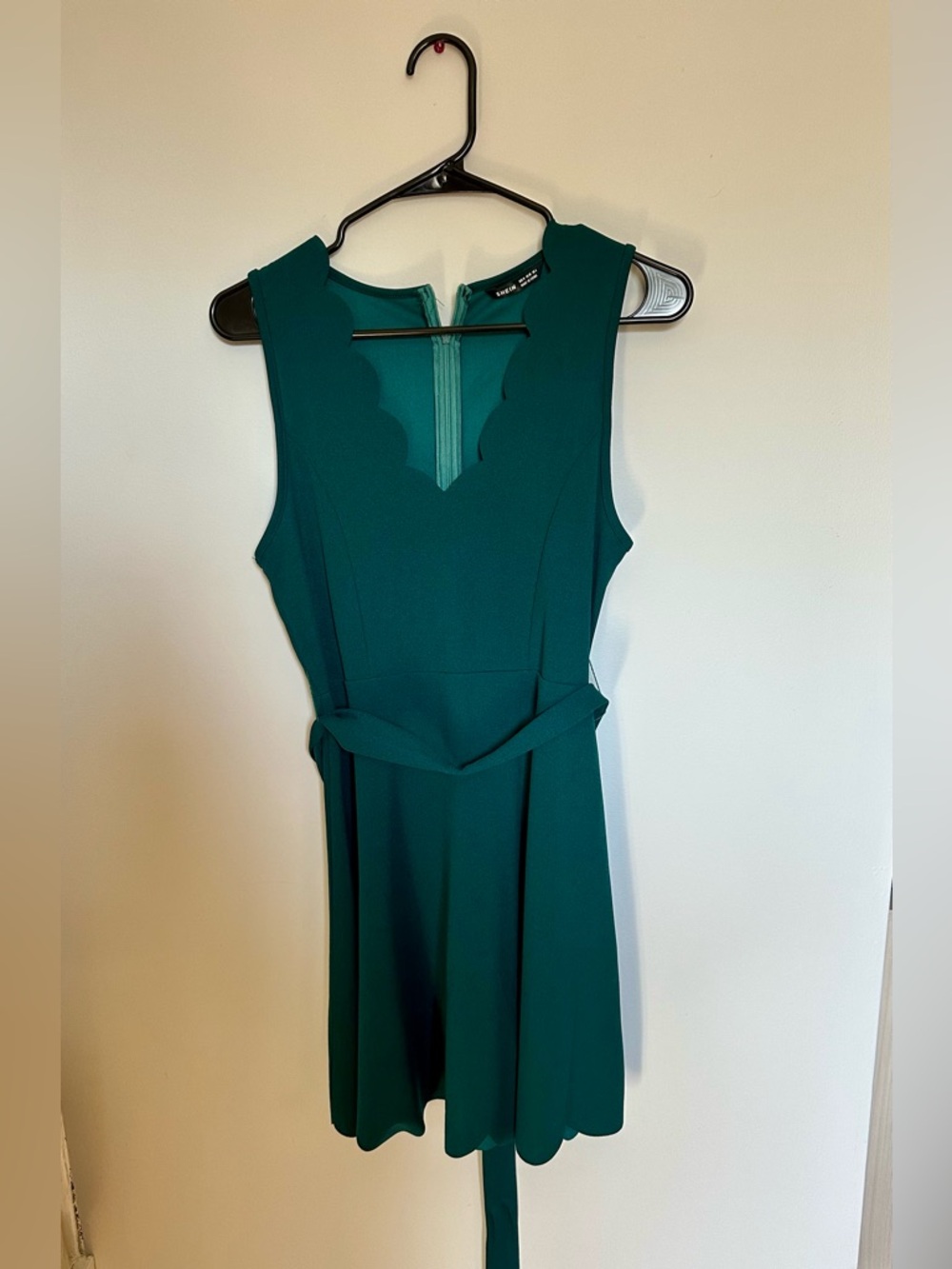 SHEIN Scalloped V-Neck Sleeveless Mini Dress in Teal Green